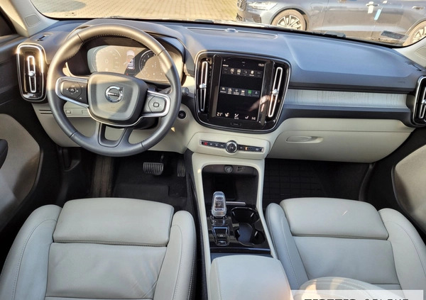 Volvo XC 40 cena 157777 przebieg: 68000, rok produkcji 2020 z Bielsk Podlaski małe 379